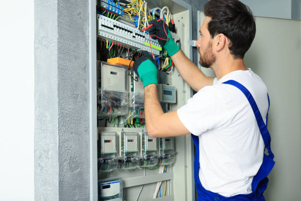 Best Affordable Emergency Electrician  in Algoma, WI
